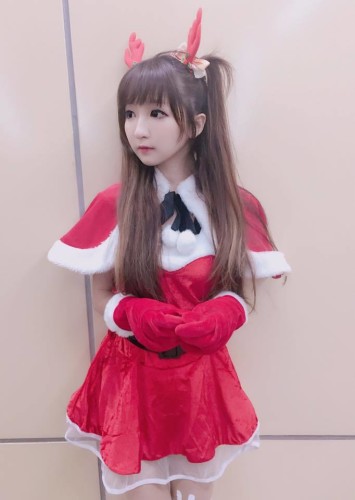 萝莉控最爱台湾合法萝莉晒白丝美腿照