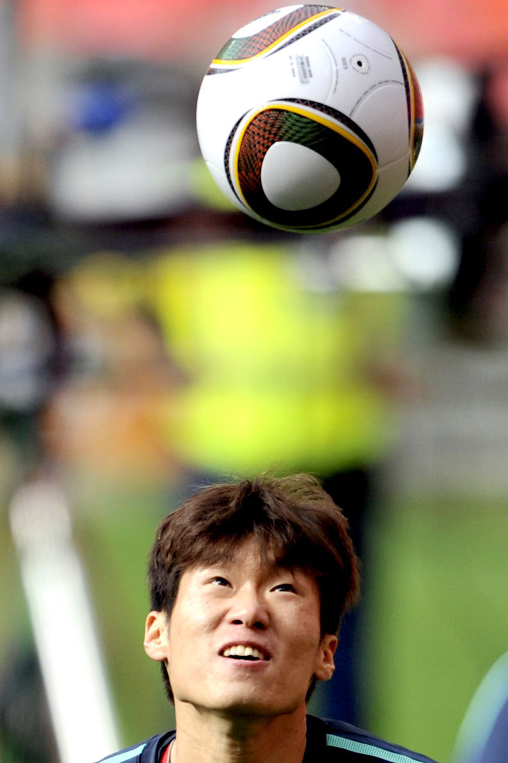 球星朴智星在训练