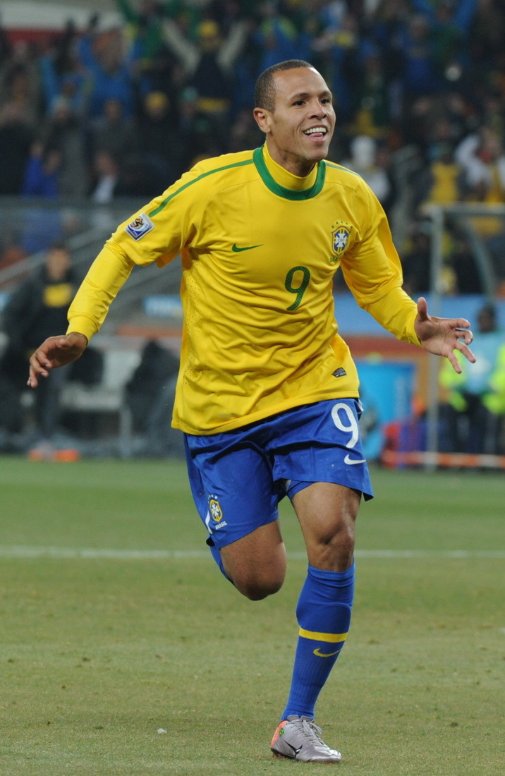 法比亚诺手球嫌疑破门