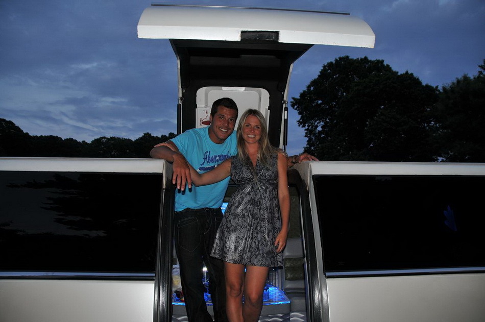 塞萨尔与娇妻苏珊娜享受生活