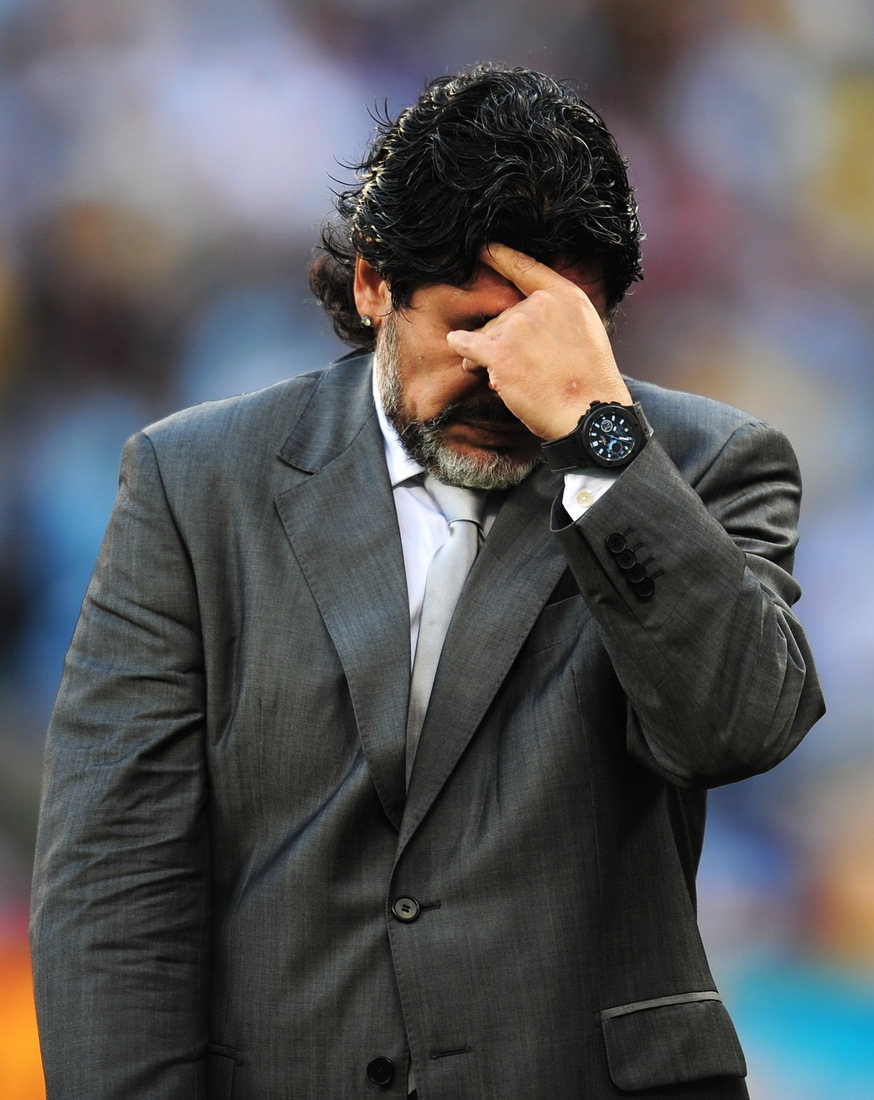 其中最有个性的主帅当属阿根廷传奇马拉多纳,而最帅的教练非德国"男模