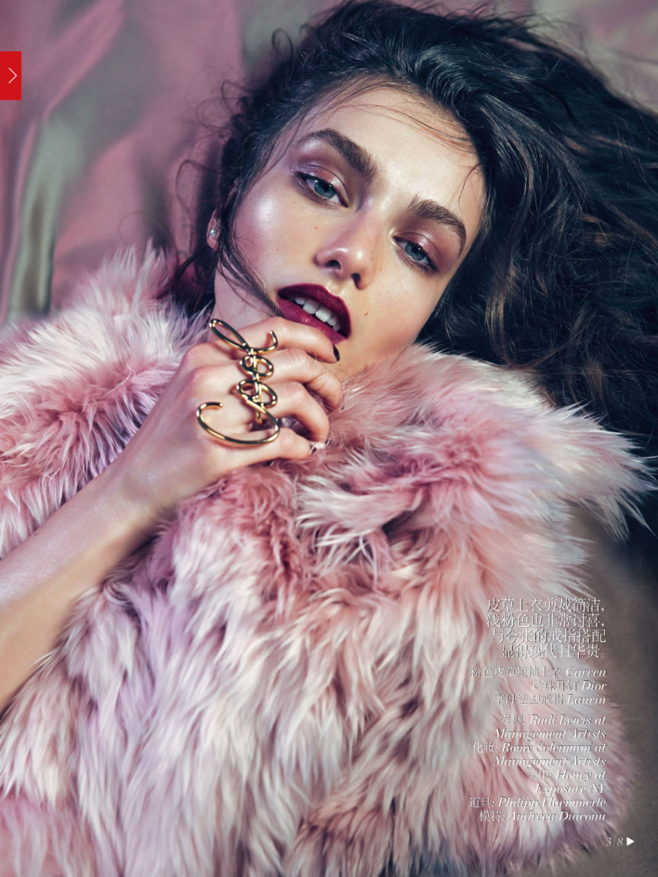 超模出镜《vogue》大片 丝绸皮草极致诱惑