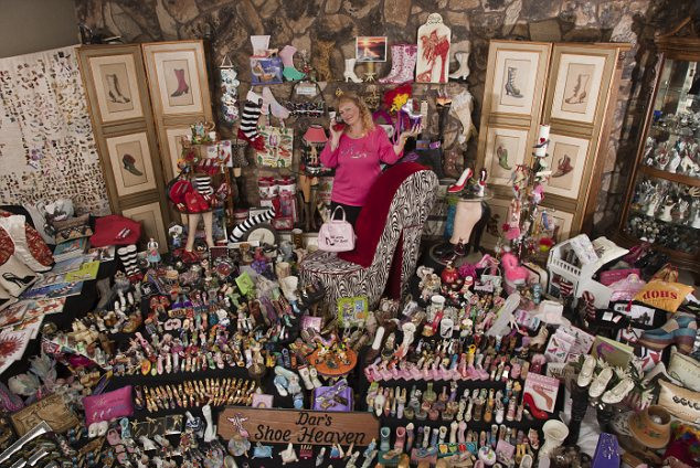美贵妇收集上万双高跟鞋