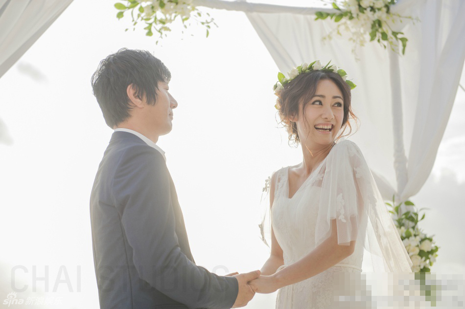 刘芸郑钧马尔代夫婚礼 白色主题浪漫唯美