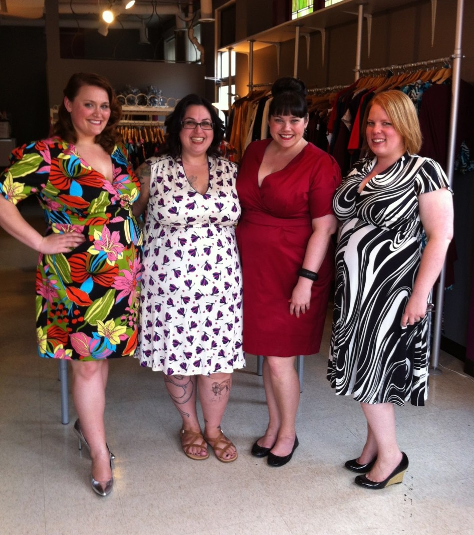 cabiria设计师eden mille恰到好处的修身连衣裙展现大号模特的自信与