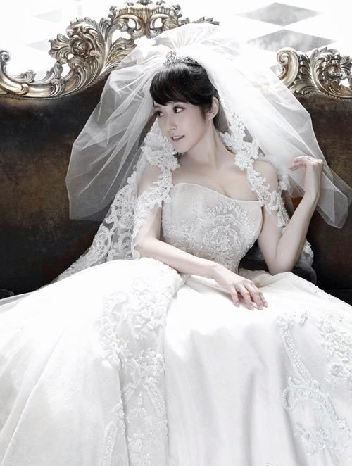许慧欣婚纱照曝光宛若仙子 爆乳出镜俏新娘