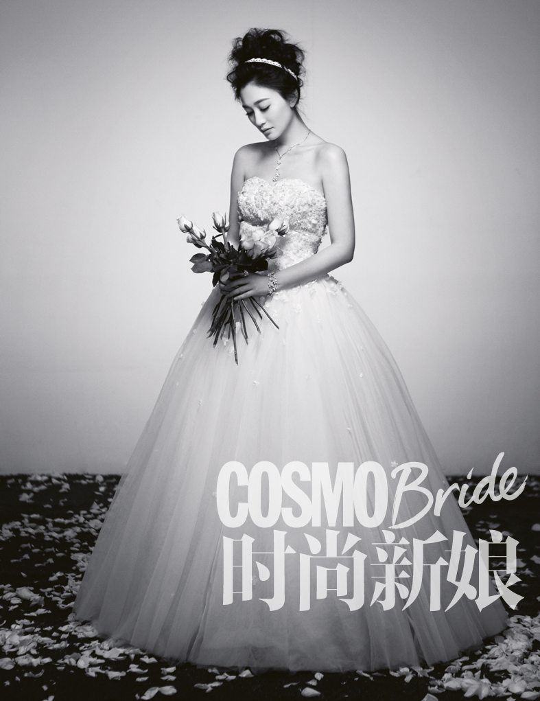 李小冉披婚纱登《时尚新娘》5月刊封面