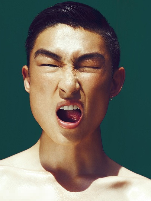 "丑"得光宗耀祖 那些好身材的丑帅男模们