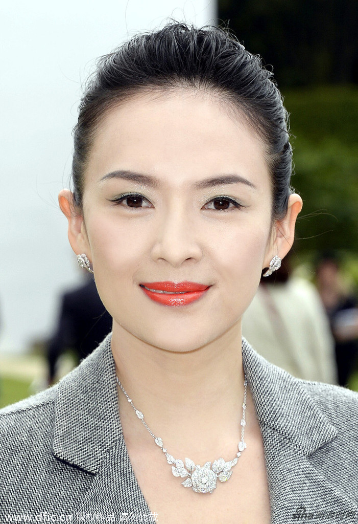 女星妆榜样vol.047:章子怡橘唇亮眸高定吸睛