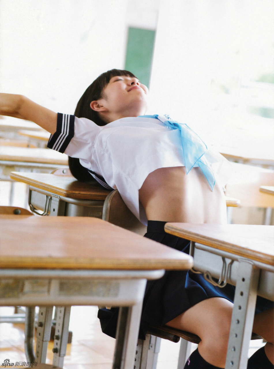 渡边美优纪泳池大片 制服 比基尼high不停