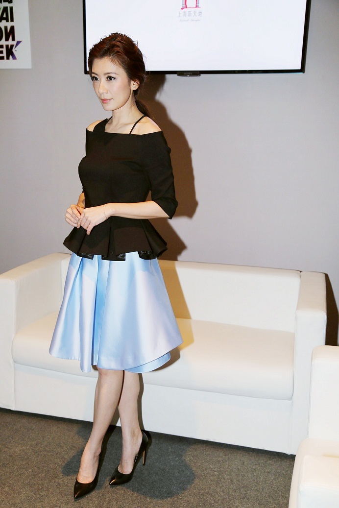 新浪时尚独家对话贾静雯