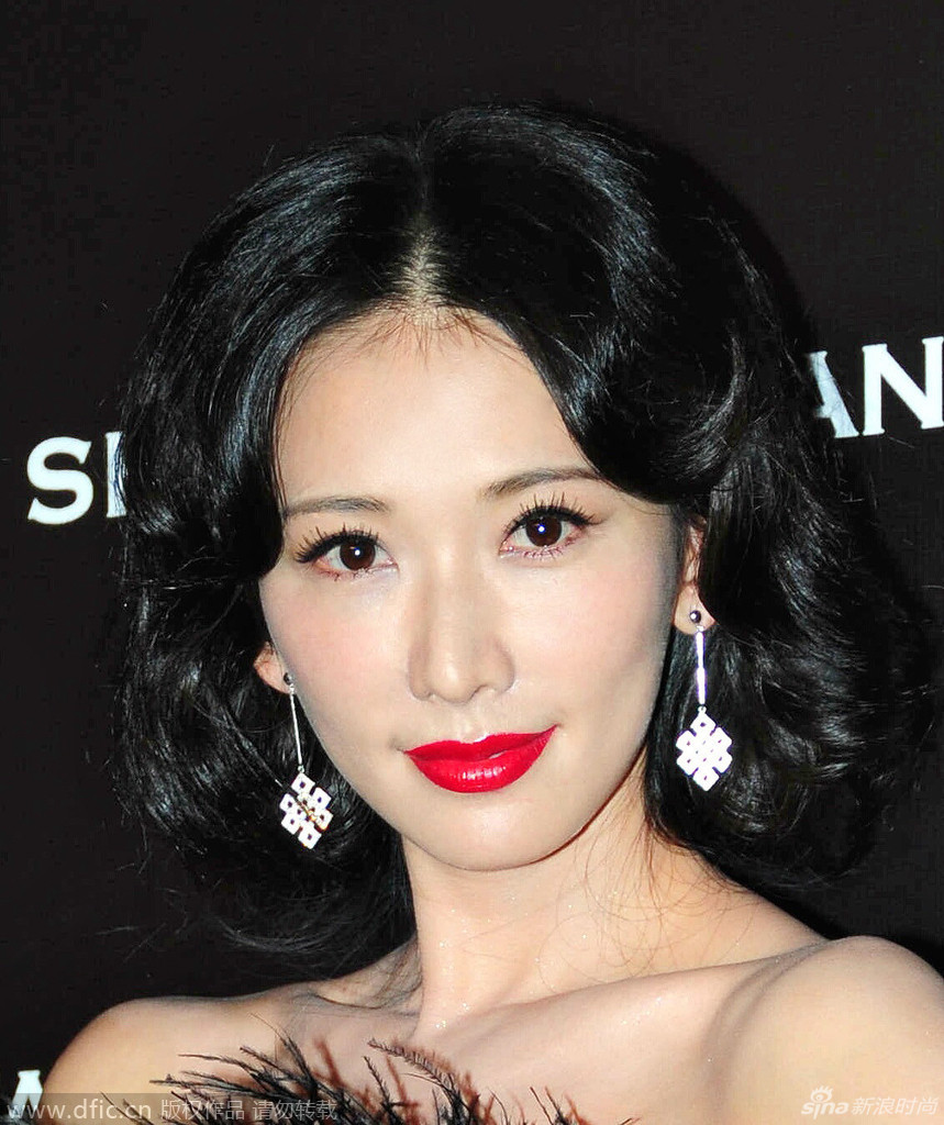 女星妆榜样vol.061:景甜美艳红唇优雅自信