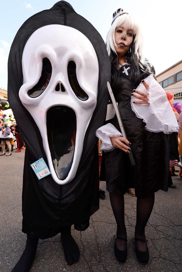 日本举办万圣节游行 "僵尸""鬼怪"齐现街头