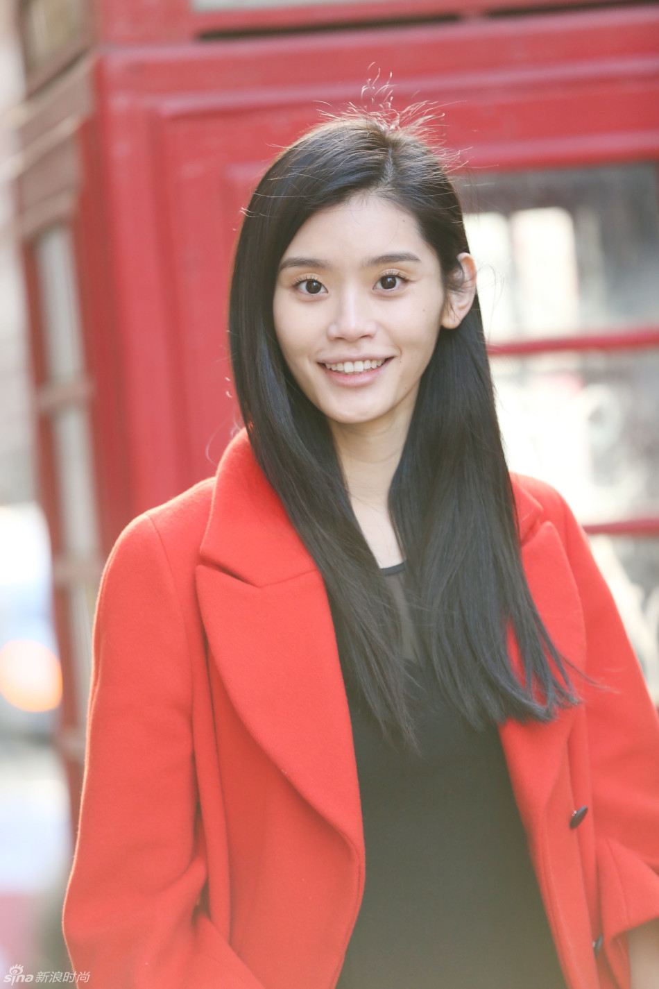 维密超模奚梦瑶伦敦街拍_服装人物_中国服装网