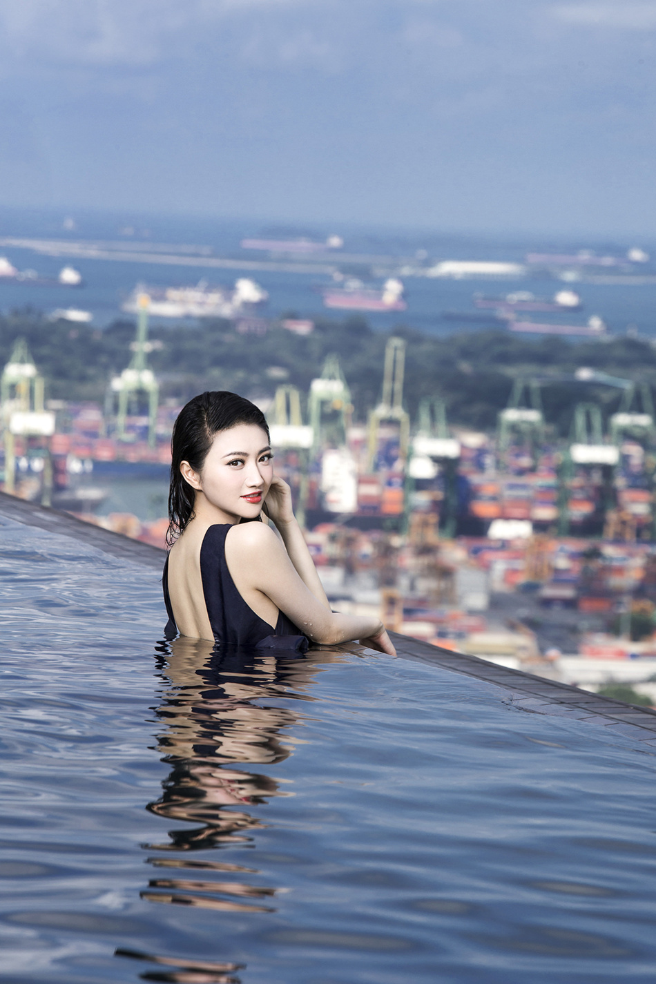 景甜登新旅行封面出水芙蓉素肤若凝脂