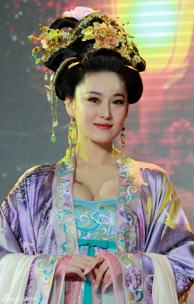《武媚娘传奇》爆乳被裁 女星炸裂袭胸让你看够_高清图集_新浪网