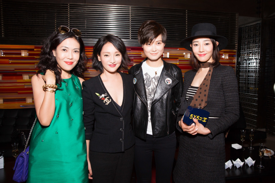 白百何深色劲装酷感亮相 摩登小妞玩转时尚派对_高清图集_新浪网