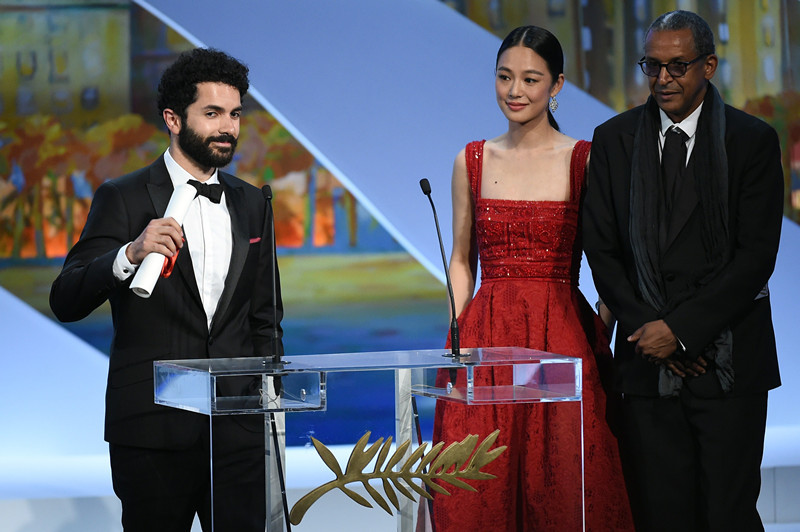 周韵受邀戛纳影展颁奖