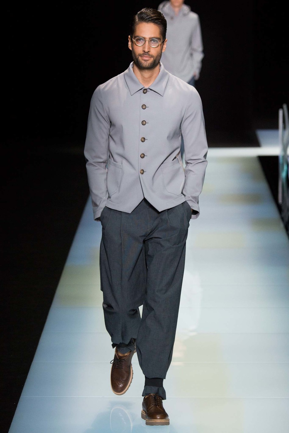 giorgio armani 2016春夏男装仿佛是一场复古阿玛尼时装展,柔和的色彩