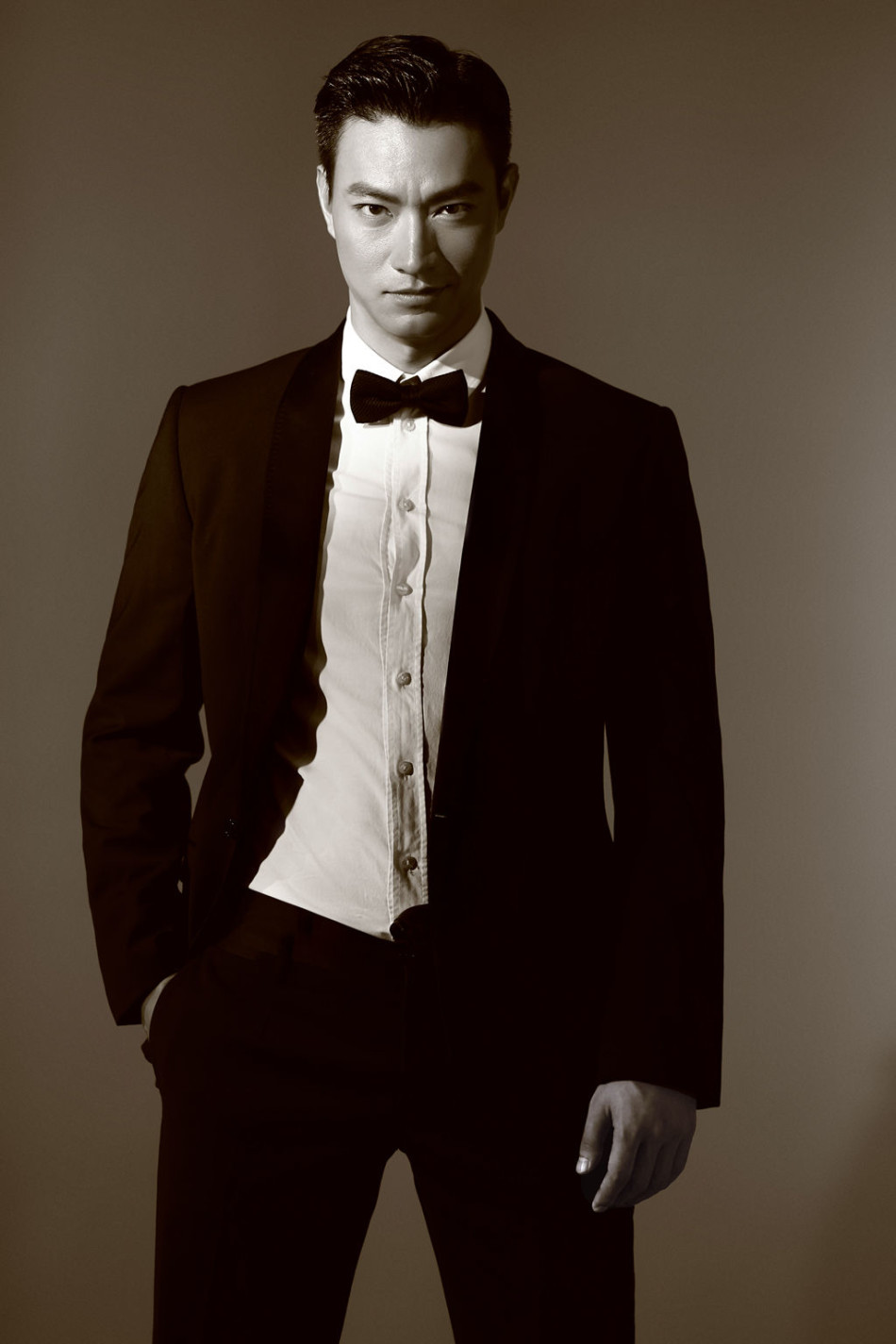 朔风江明洋写真曝光 展现时髦夏日性感