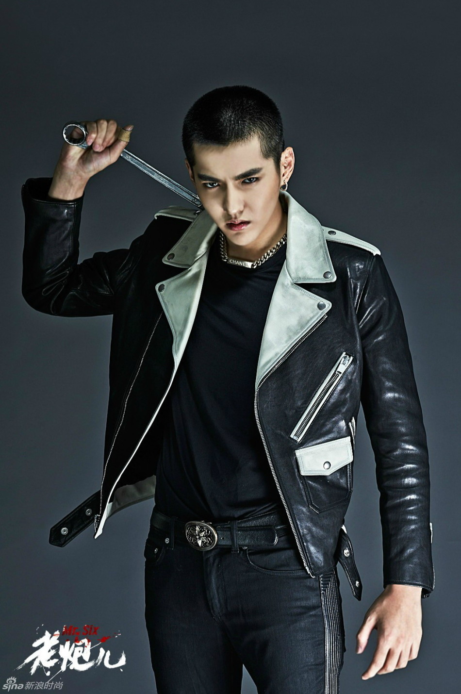 吴亦凡老炮儿造型盘点银发圆寸有颜任性