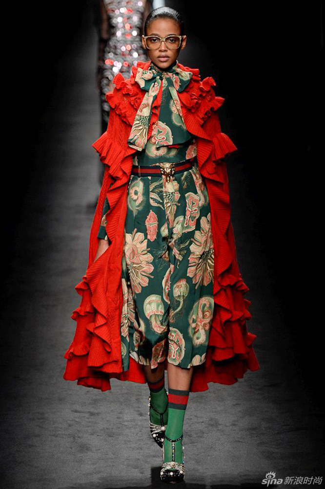 2016秋冬女装系列从植物的生长中获取灵感,每件服装都描绘出截然迥异