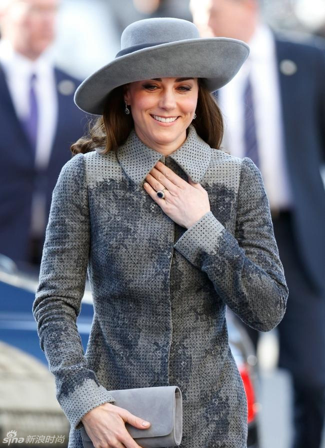 凯特王妃蕾丝大衣搭配宽檐帽成功驾驭奶奶灰_高清图集_新浪网