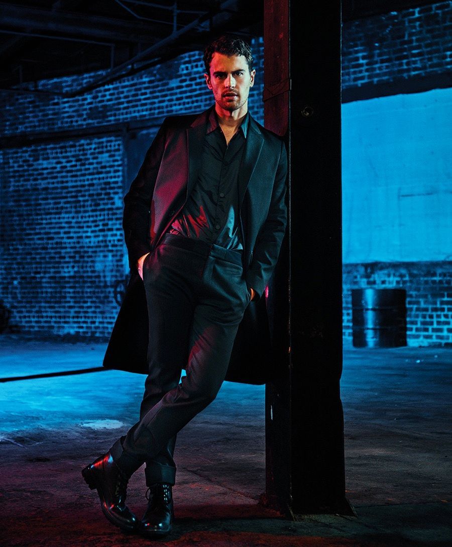 《分歧者》男星theo james登杂志展绅士魅力