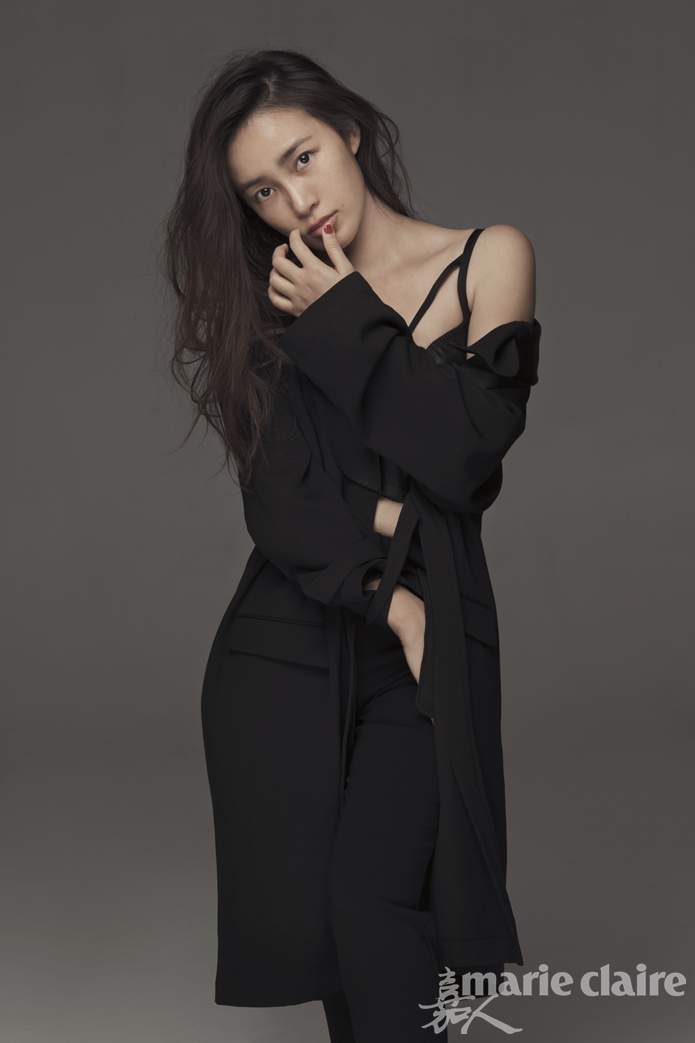 素颜陈漫登封面 尽管人生强悍我亦不卑不亢