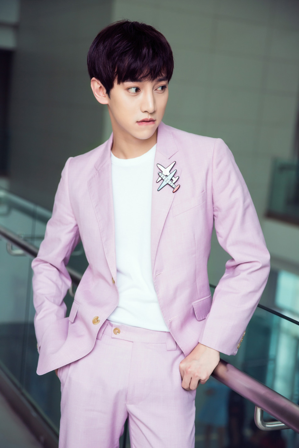 magicboy徐可粉色西装实力撩妹