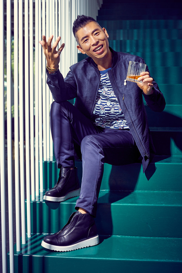 潮流大叔卡宾 帅气街拍演绎自己的时尚态度