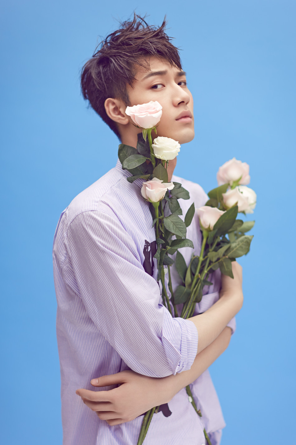 陈子由上演清新帅酷男神范