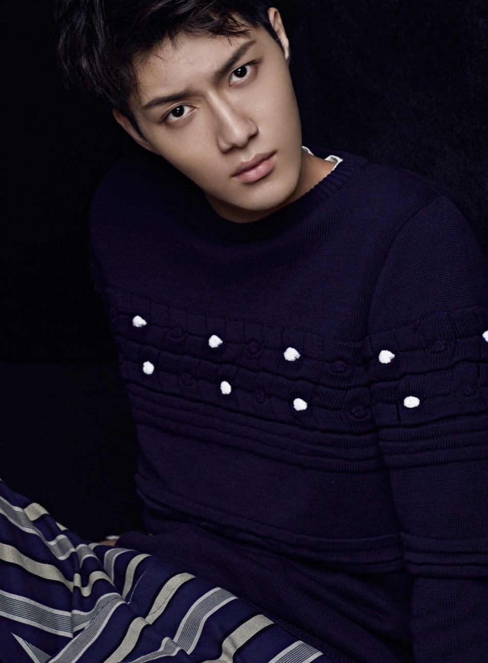 陈子由再发大片尽显花美男魅力_高清图集_新浪网