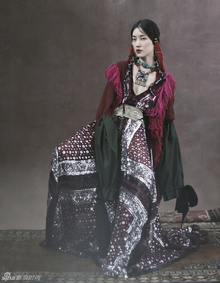 从t台转型大荧幕高冷女神杜鹃演绎时尚民族风