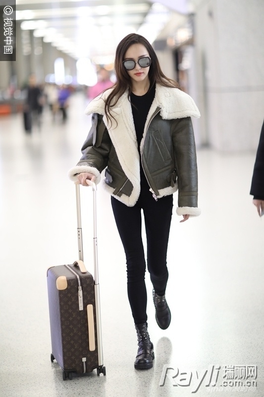 唐嫣用它让机场变秀场_新浪图片