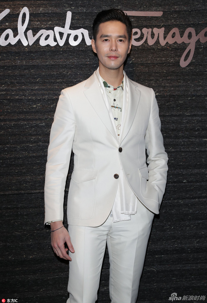 丁春诚助阵salvatore ferragamo米兰男装秀