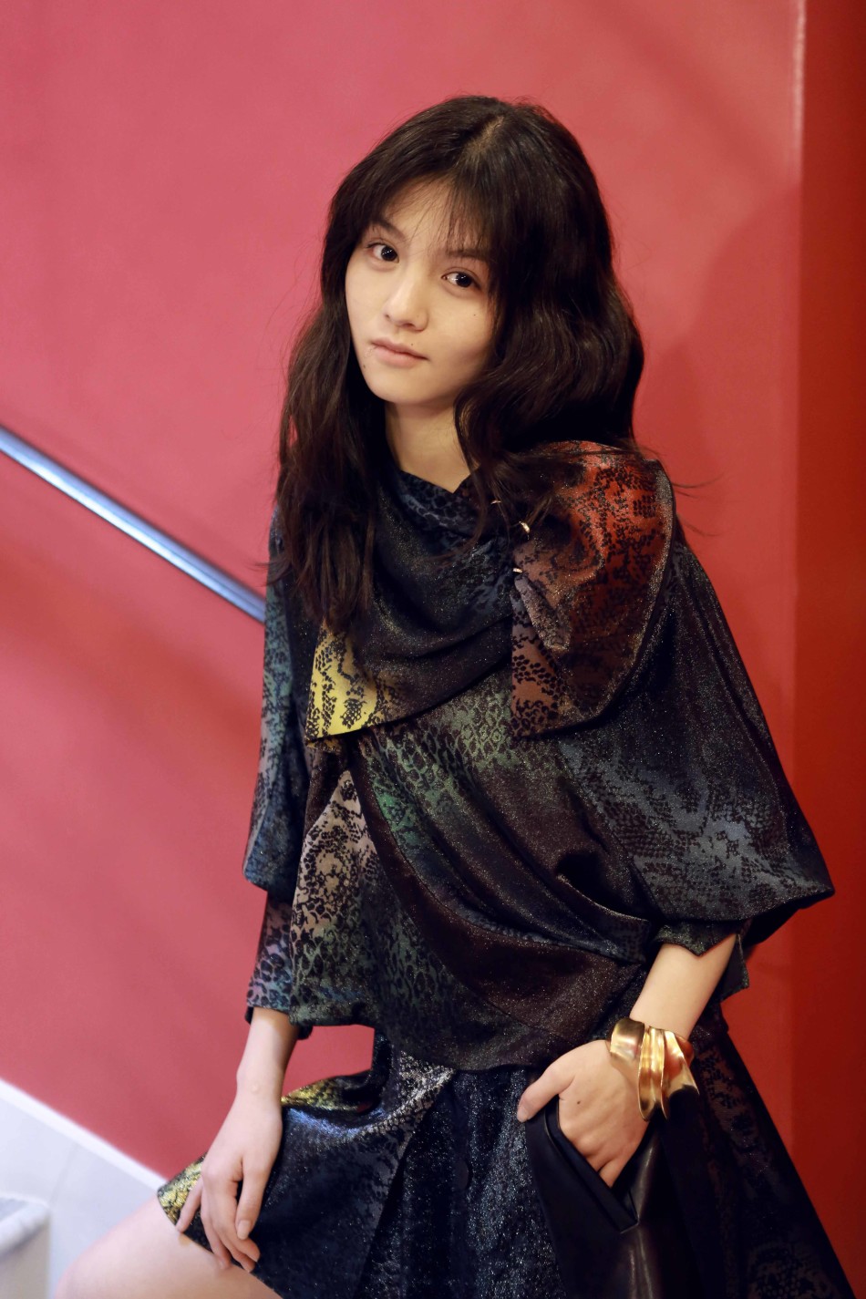 春夏首次巴黎观秀 灵动少女驾驭野性裙摆