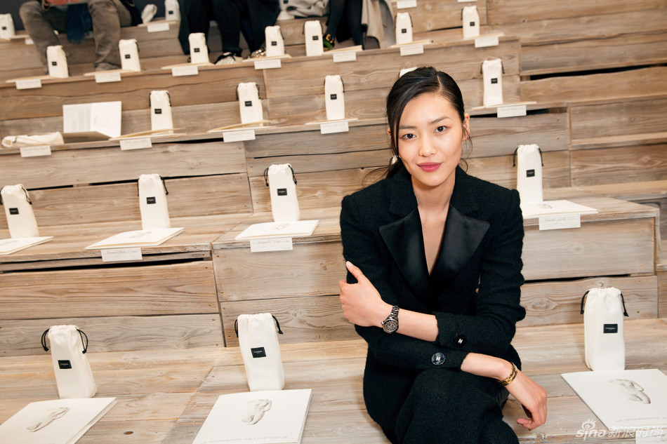 刘雯深v西装攻气超足