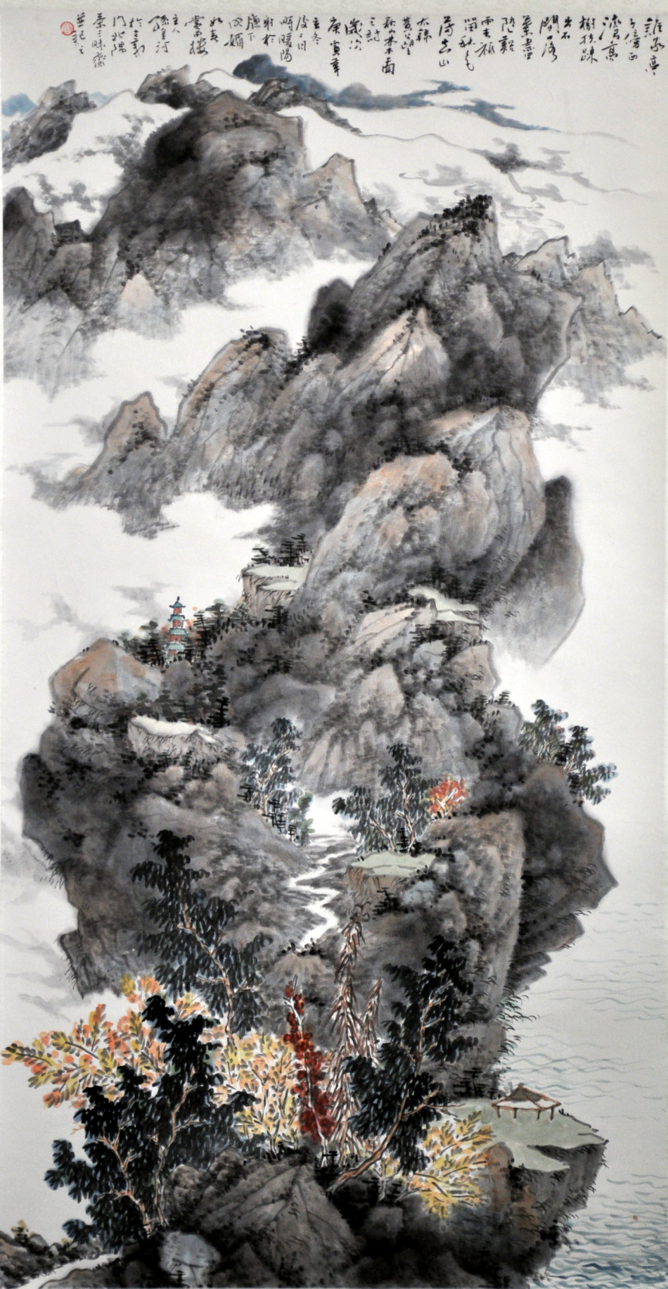 开封市,青年时期拜王若愚先生为师,后又私塾于北京画院刘占江先生门下