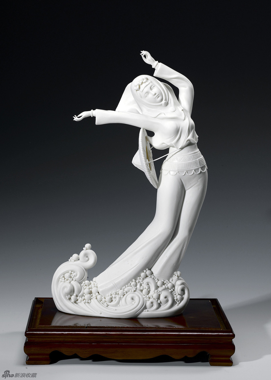 赖礼同作品欣赏 上一张 下一张 高级工艺美术师,国家一级/高级技师