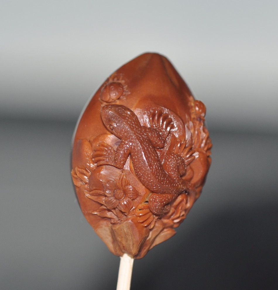 陈亮核雕作品赏析