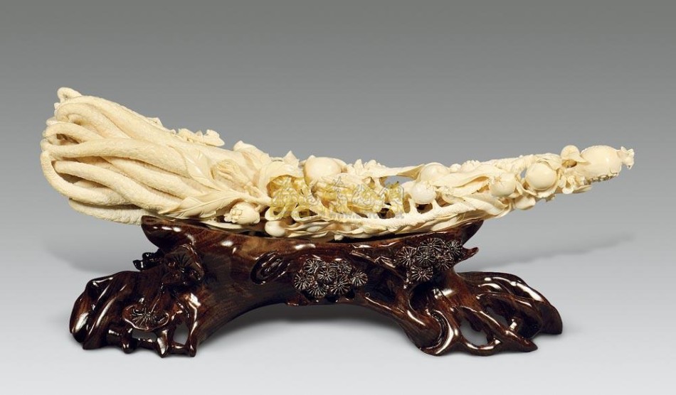 将相,达官显贵奉为奇珍异宝,拥有象牙制品也成为一种身份和地位的象征