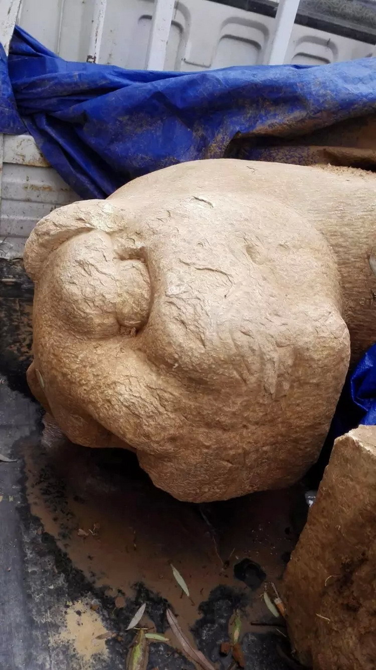 石人石马也是那时候被埋进了土里.传说中,张谦死后,750_1335竖版 竖屏