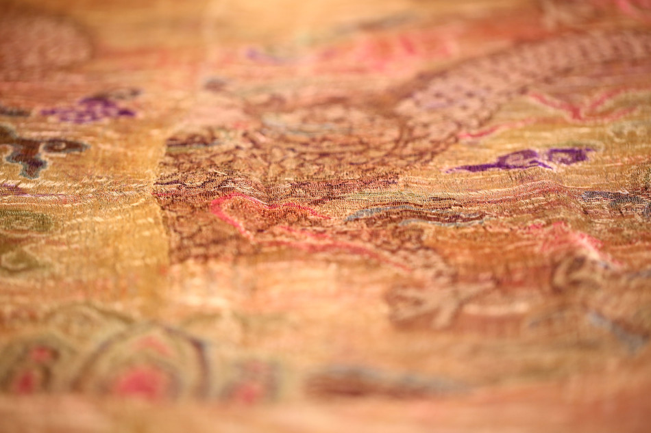 刘嫕收藏织金缂丝陀罗经被