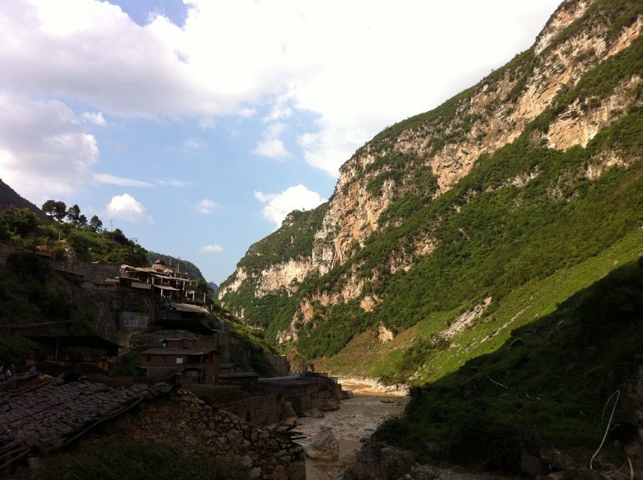 昭通彝良地质条件差 多高山沟壑