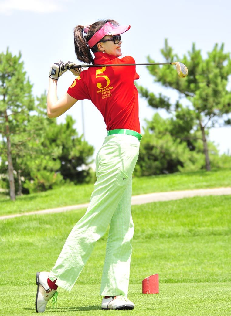 谢东娜演绎高球芭蕾_高清图集_新浪网