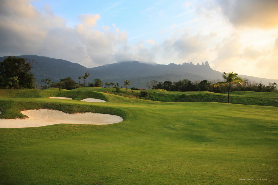 果岭被沙坑保护着