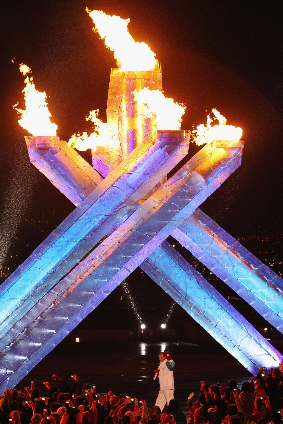 主火炬塔造型别致