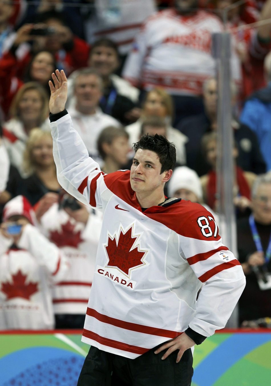 男子冰球加拿大金球绝杀美国夺冠_高清图集_新浪网