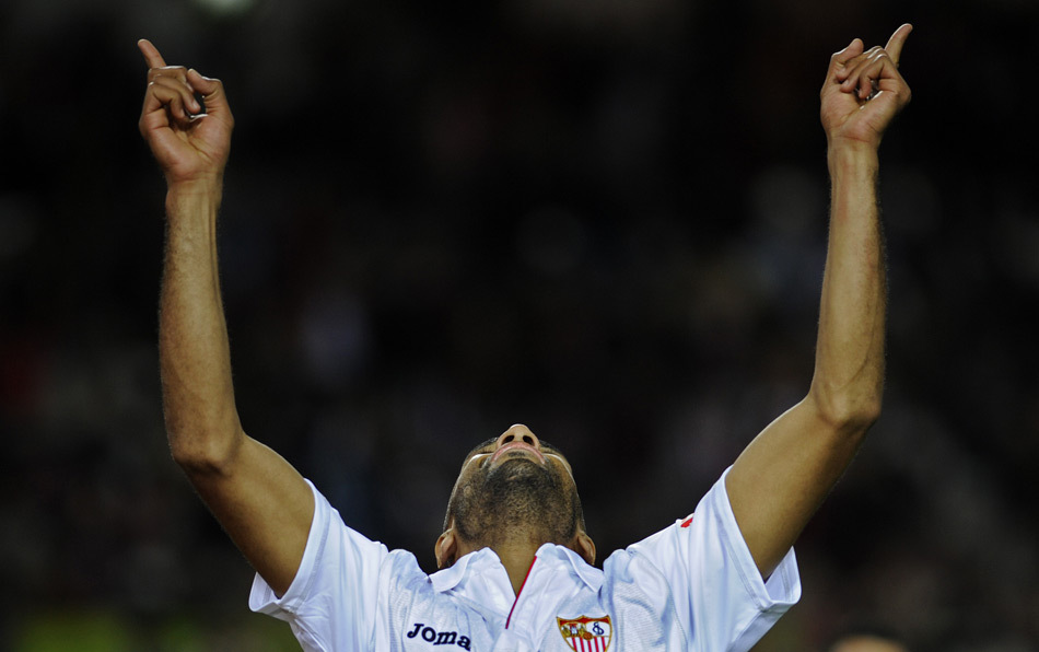 卡努特庆祝得分